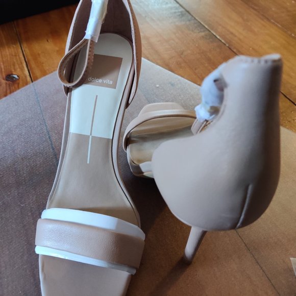 Dolce Vita Halo Heels - Picture 3 of 7